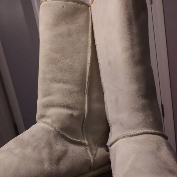 Ugg boots sand size 6 gently worn - Picture 4 of 5